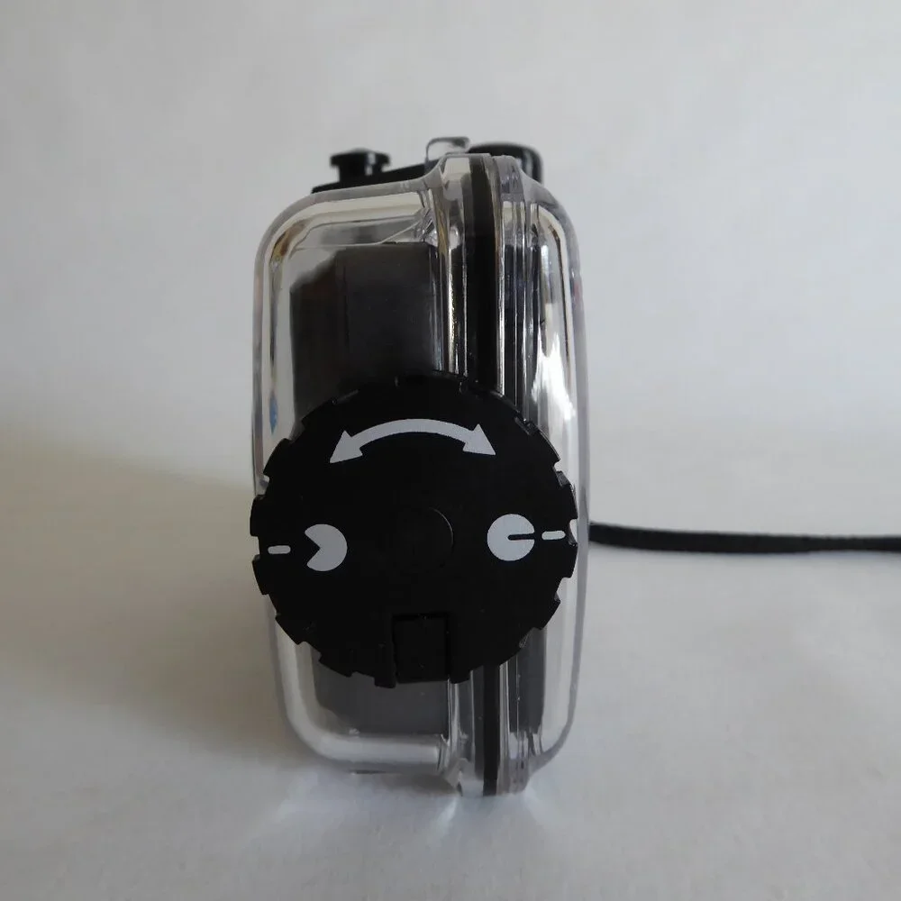 USED ONCE WATERPROOF SPORT UTILITY COMPACT 35mm CAMERA IN CASING